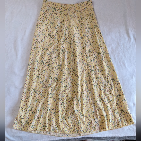 Shein Skirt - Picture 3 of 5